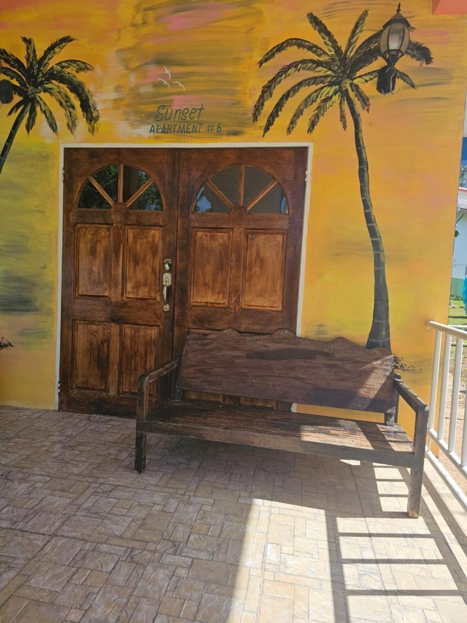 Fish Tobago Guesthouse Or Joy And Brandon Guesthouse Buccoo Kamer foto