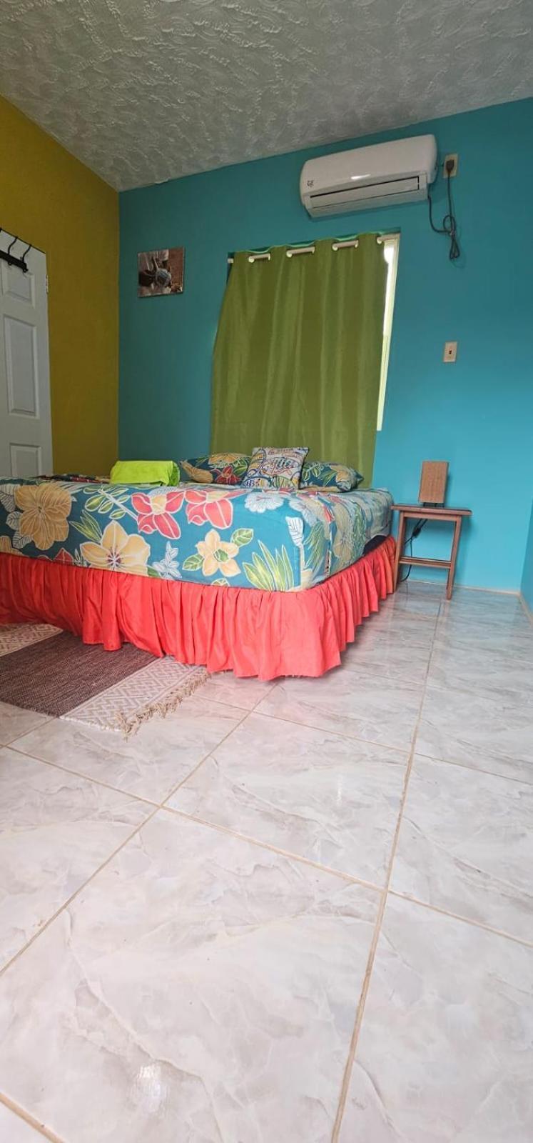 Fish Tobago Guesthouse Or Joy And Brandon Guesthouse Buccoo Kamer foto