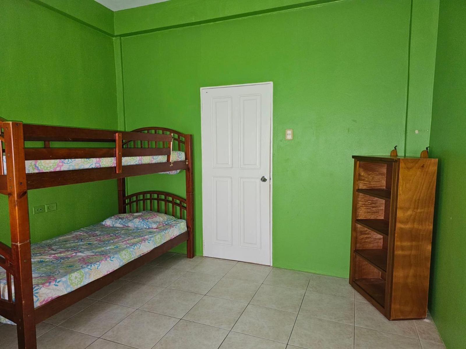 Fish Tobago Guesthouse Or Joy And Brandon Guesthouse Buccoo Kamer foto