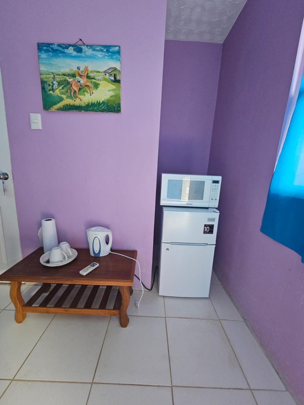 Fish Tobago Guesthouse Or Joy And Brandon Guesthouse Buccoo Kamer foto