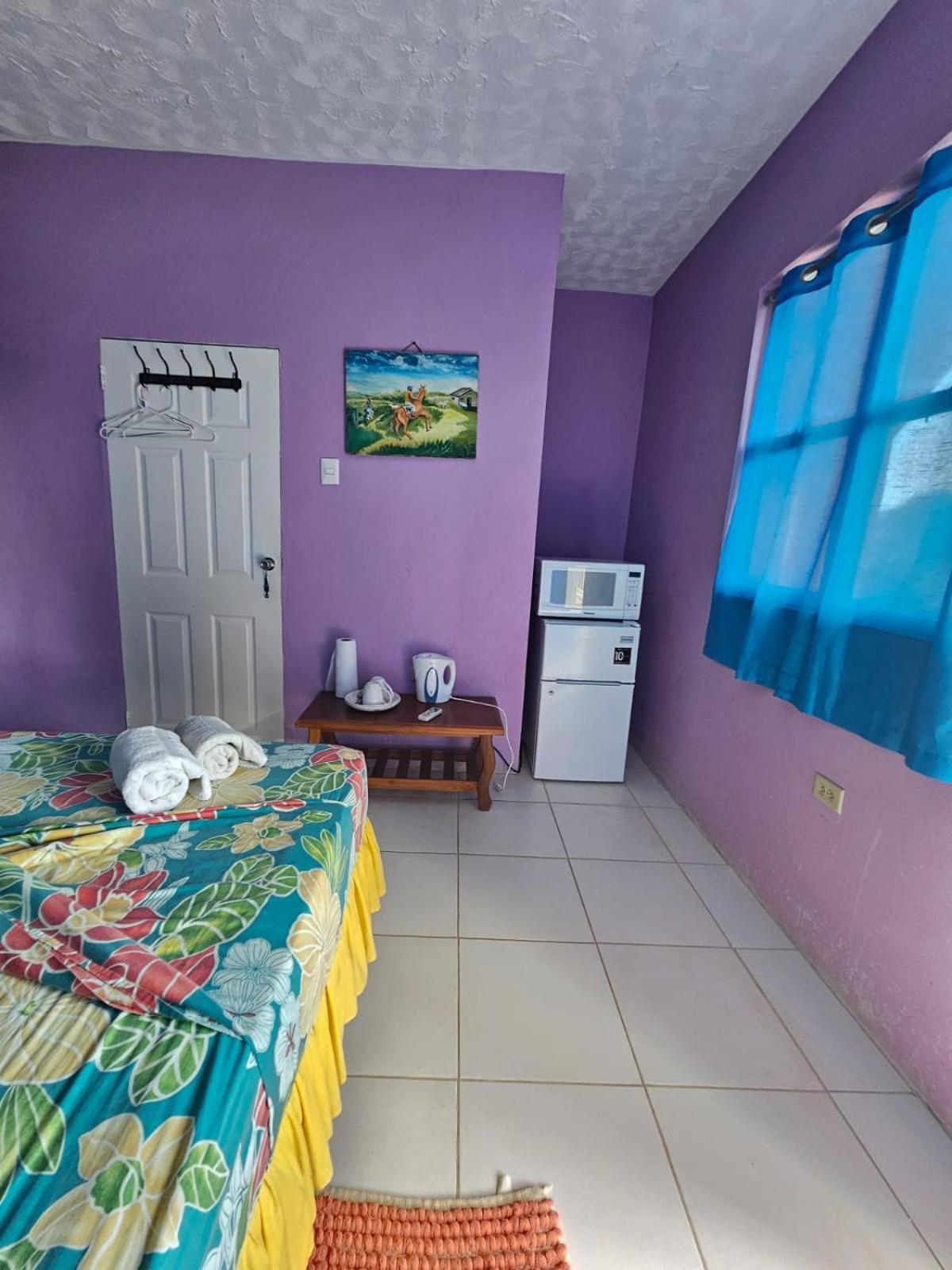 Fish Tobago Guesthouse Or Joy And Brandon Guesthouse Buccoo Kamer foto